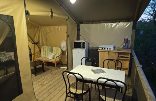 Saint-Ouen-des-Besaces Otro | Clos des Monts Tente Lodge Safari J