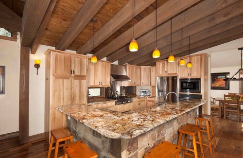 Forest Hills Casa | Close 2 Town/Lifts! Skiers oasis. 2000 sq Ft patio