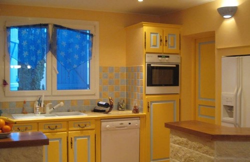 Bedarrides Apartamento | Cerca de Avignon, Bonita casa con piscina