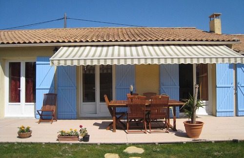 Bedarrides Apartamento | Cerca de Avignon, Bonita casa con piscina