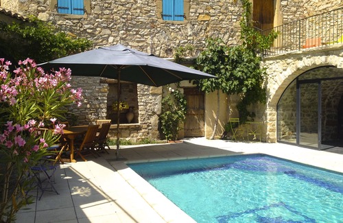 Saint-Jean-de-Ceyrargues Casa | Cerca de Uzès, caserío del pueblo restaurada