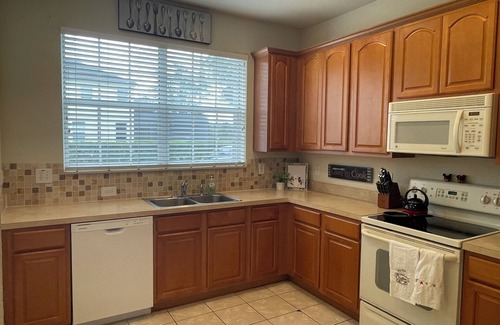Trafalgar Village Casa | Kissimmee Cozy Villa 3 bedroom 3 bath. Close to attractions yet peaceful.