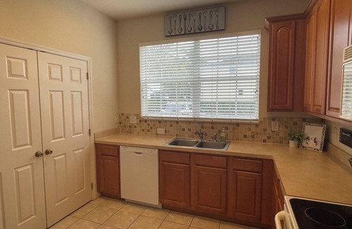 Trafalgar Village Casa | Kissimmee Cozy Villa 3 bedroom 3 bath. Close to attractions yet peaceful.