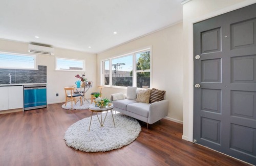 Papatoetoe Casa | Close to airport and motorways and shipping