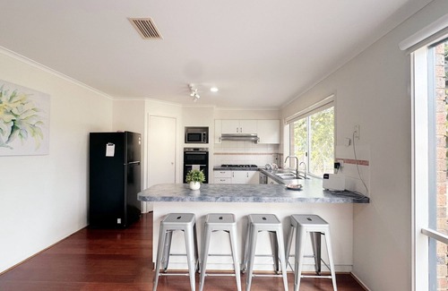 Hillside Casa | Close to Airport & Mel CBD/Organ Pipes National Park/Fig