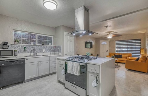 Downtown El Paso Casa | Close to All, Duplex B, Downtown, Comfortable,Safe