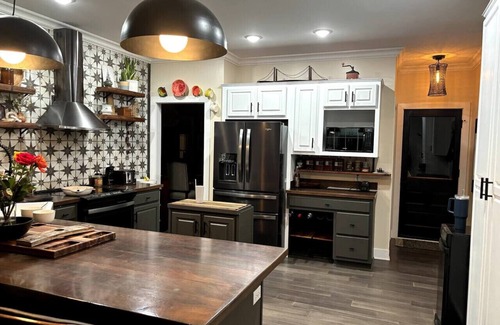 Lawrenceburg Casa | Close to ALL main distilleries Bourbon Trl HOT TUB