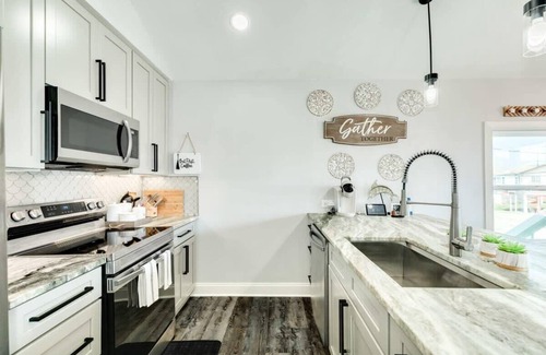 Bermuda Beach Casa | Close to All Things Beachy! Ocean View!