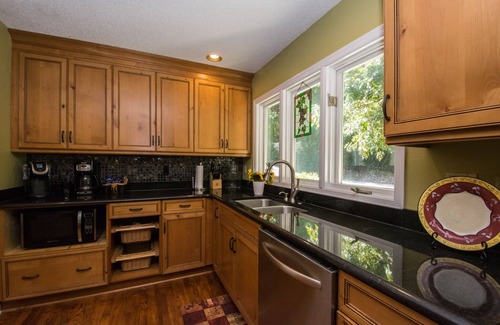 Skyland Casa | Close to Asheville-Family Home, Dog Frndly, Hot Tub, Deck, 5BR/3.5 Bath, Game Rm