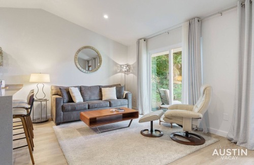 Barton Hills Apartamento | Close to Barton Springs + Zilker | King BR + Patio