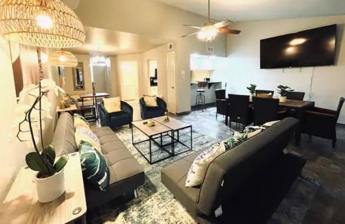 South Padre Island Cabaña | Close to Beach, Private Jacuzzi, BBQ, 70” TV