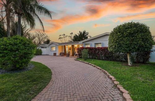 Deerfield Beach Villa | Close to Beach 4 Br with Private Heated Pool