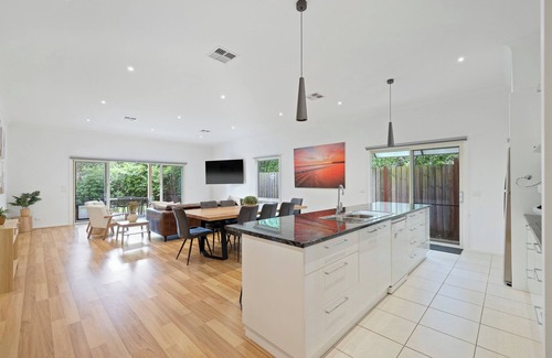 Powlett River Casa | Close to beach, quiet neigbourhood. close to town shops & restaurants