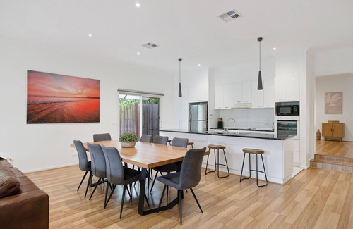 Powlett River Casa | Close to beach, quiet neigbourhood. close to town shops & restaurants