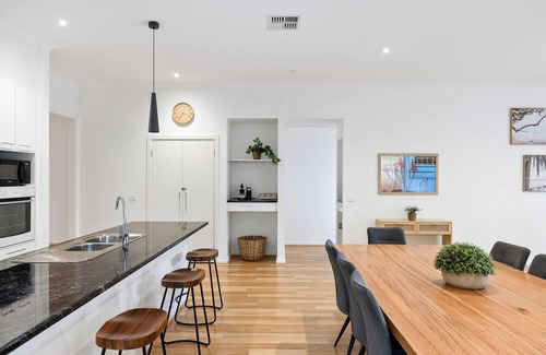 Powlett River Casa | Close to beach, quiet neigbourhood. close to town shops & restaurants