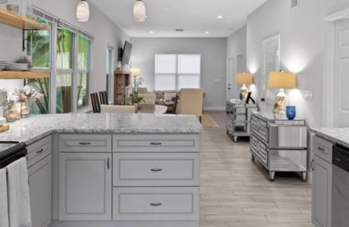 Southwest Casa | Close to beach & shopping & airport Charming Mission Style Home built in 1926.