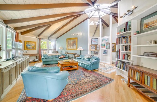 Aptos Casa | Close to Beaches and Hiking Beautiful Aptos Abode