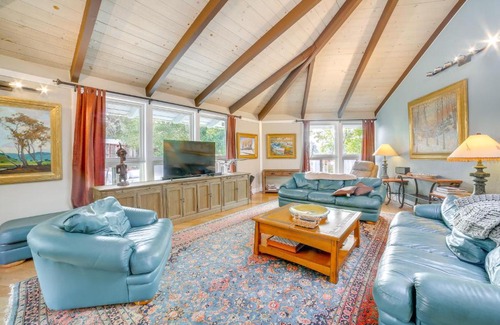 Aptos Casa | Close to Beaches and Hiking Beautiful Aptos Abode