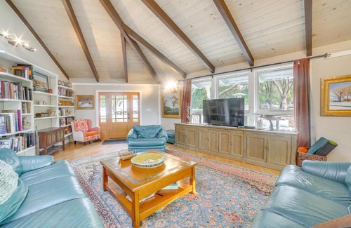 Aptos Casa | Close to Beaches and Hiking Beautiful Aptos Abode
