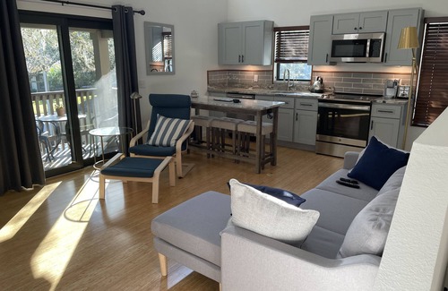 Seminole Cabaña | Close to Beaches, quiet and private new guest house - full kitchen, deck & patio