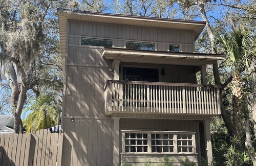 Seminole Cabaña | Close to Beaches, quiet and private new guest house - full kitchen, deck & patio