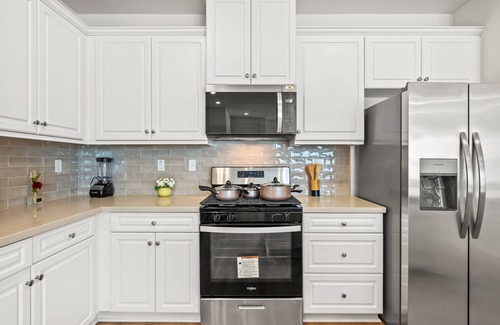 Ontario Condominio | close to business district/Airport/free way
