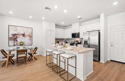 Ontario Condominio | close to business district/Airport/free way