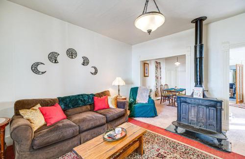Victor Casa | Close to Casinos and Trails Historic Victor Cottage