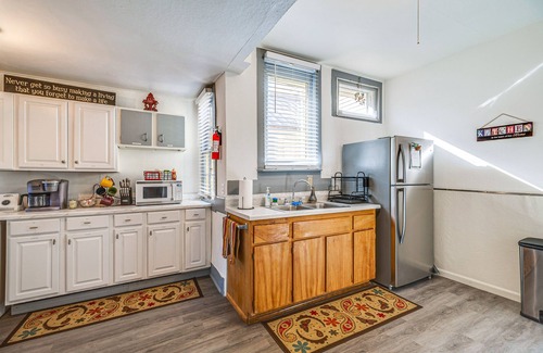 Victor Cabaña | Close to Casinos + Trails: Historic Victor Cottage