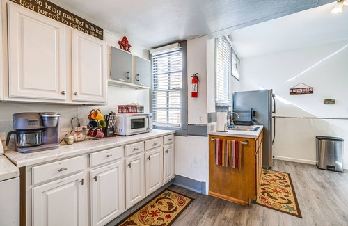 Victor Cabaña | Close to Casinos + Trails: Historic Victor Cottage
