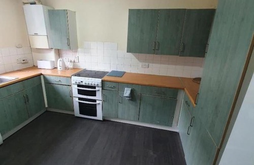 Evelyn Casa | Close To Central London - 4 Bedroom House, 8 beds, Sleepps 14, Free parking