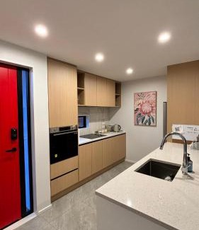 Linwood Apartamento | Close to City and Beach - Modern Home with Garage
