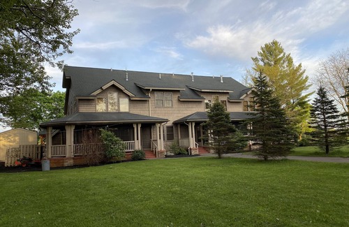 Conneaut Lakeshore Casa | Close to- Conneaut Lake Park, Fish Commission Boat Launch, Fishing, Dining, Golf