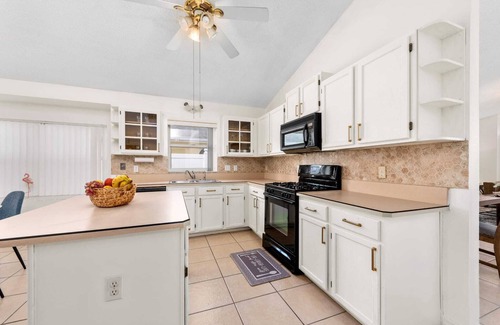 Orlando Casa | Closet to Disney World/ 10 Guest/ Pool/ Park/ Laundry/ 15 minutes to Airport
