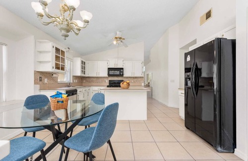 Orlando Casa | Closet to Disney World/ 10 Guest/ Pool/ Park/ Laundry/ 15 minutes to Airport