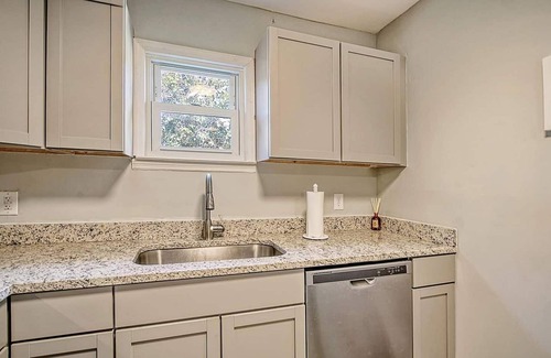 North Charleston Casa | Close to Downtown Charleston! 4 Bed Retreat
