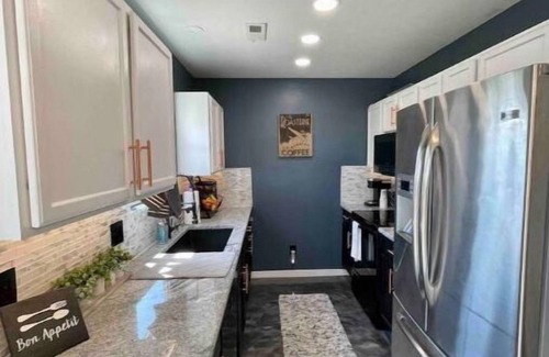 Council Bluffs Casa | Close to Downtown Omaha and Interstate.
