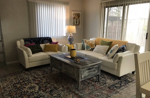 West Valley City Casa | Close to Downtown. 5 min to Airport. Large 1 Bedroom private condo