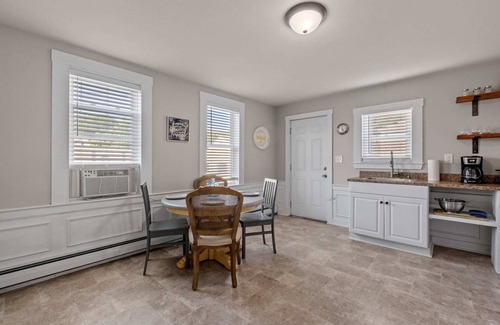 Exeter Apartamento | Close to Downtown Exeter-1st Flr 1 Bed+ Office