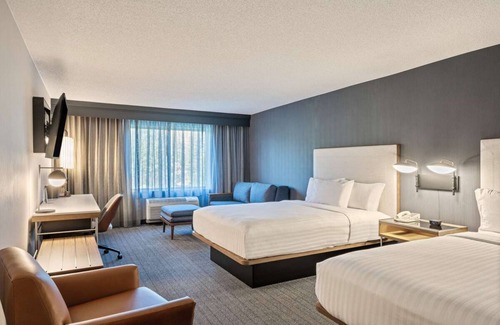 Pleasant Hill Hotel | Close to Downtown San Francisco CA! Property w/ Onsite Self Parking & Starbucks
