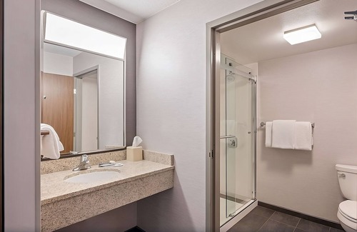 Pleasant Hill Hotel | Close to Downtown San Francisco CA! Property w/ Onsite Self Parking & Starbucks