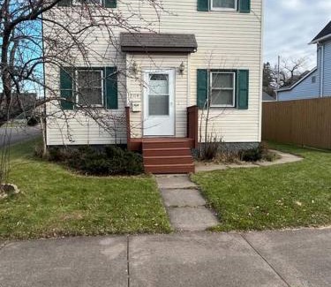 Superior Casa | Close to Duluth! Centrally Located-Lake Superior Minutes Away!