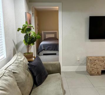 West Palm Beach Apartamento | Close to everything! Perfect basecamp for WPB