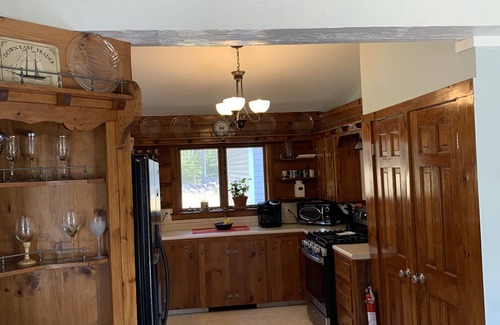 Spruce Head Casa | Close to everything and away from it all.