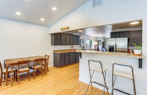 Larkspur Casa | Close to Everything! Quiet Retreat in Bend