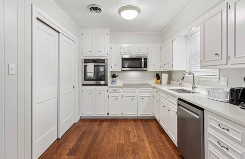 Little Rock Casa | Close to Everything! Dining, Shopping, & Hiking!