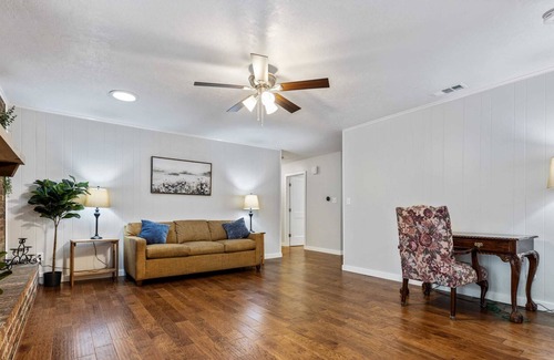 Little Rock Casa | Close to Everything! Dining, Shopping, & Hiking!