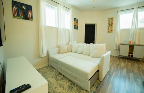 Seventh Ward Casa | CLOSE TO FQ + FAIRGROUNDS, SLEEPS 4 WITH W/D