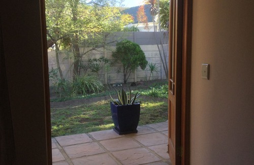 Somerset West Casa | Cerca del campo de golf - Acogedora y tranquila casa de vacaciones con piscina y jardín