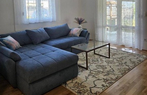 Slavonski Brod Casa | Close to highway, private parking, entire property only for you.